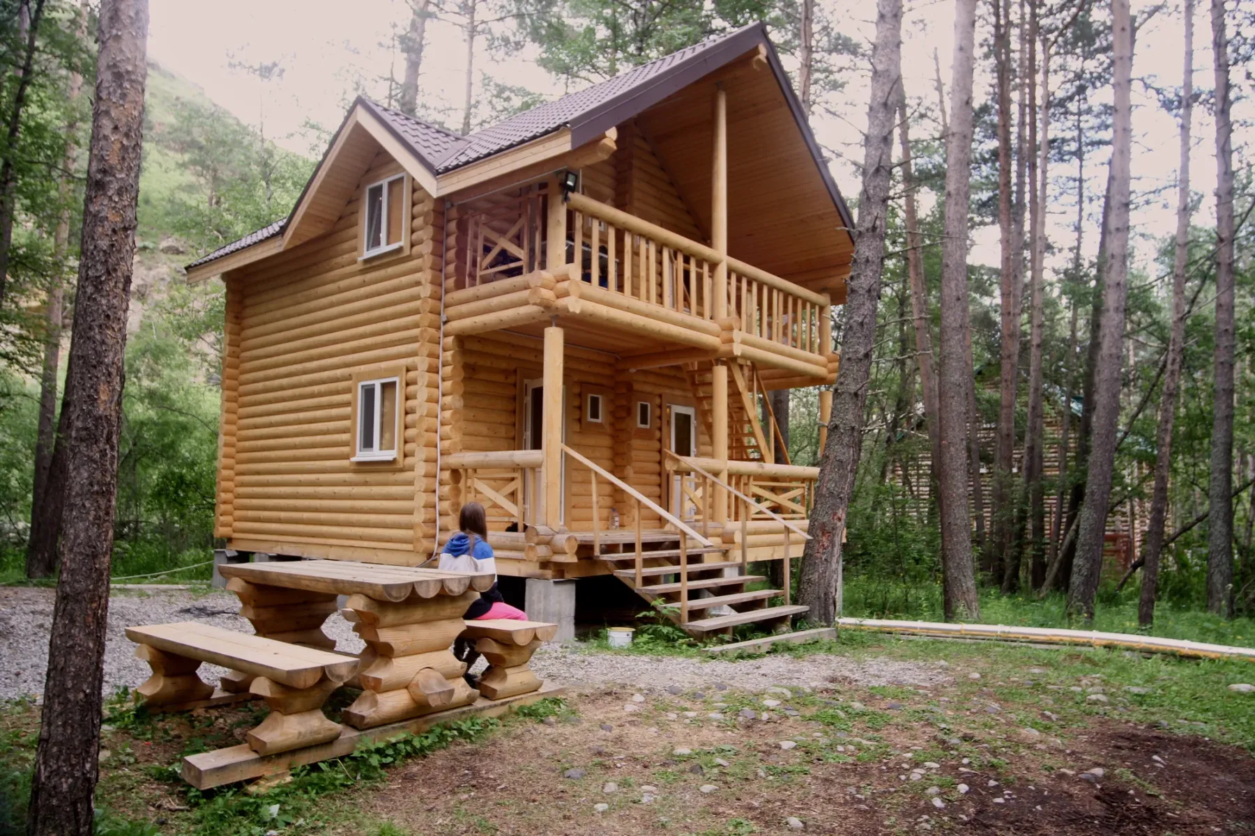 The wooden cabin at Camping Caucasus